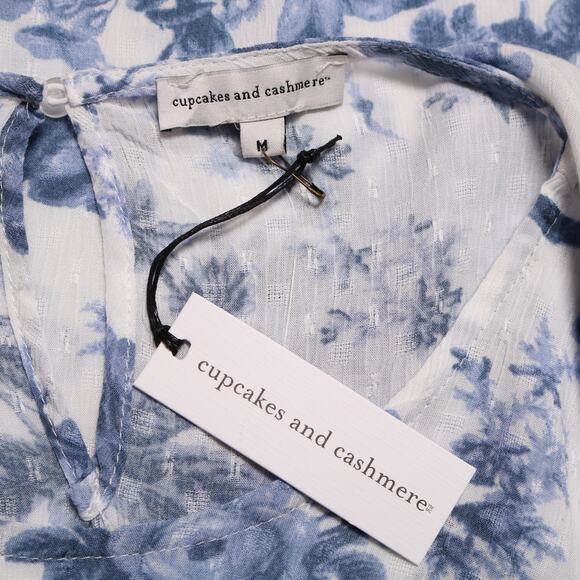 Cupcakes & Cashmere Blue Floral Flutter Sleeve Blouse Cottagecore Top Size M - Picture 8 of 11